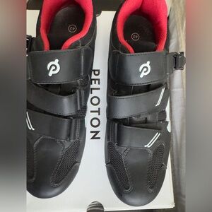 New Peloton Black  Cycling Shoes with 
Red Trim Size US 9 (42)